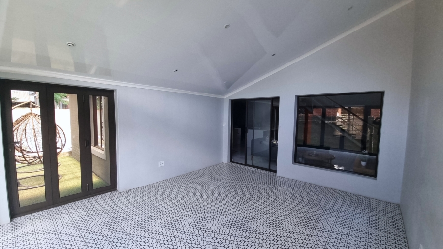 4 Bedroom Property for Sale in Waterval East North West